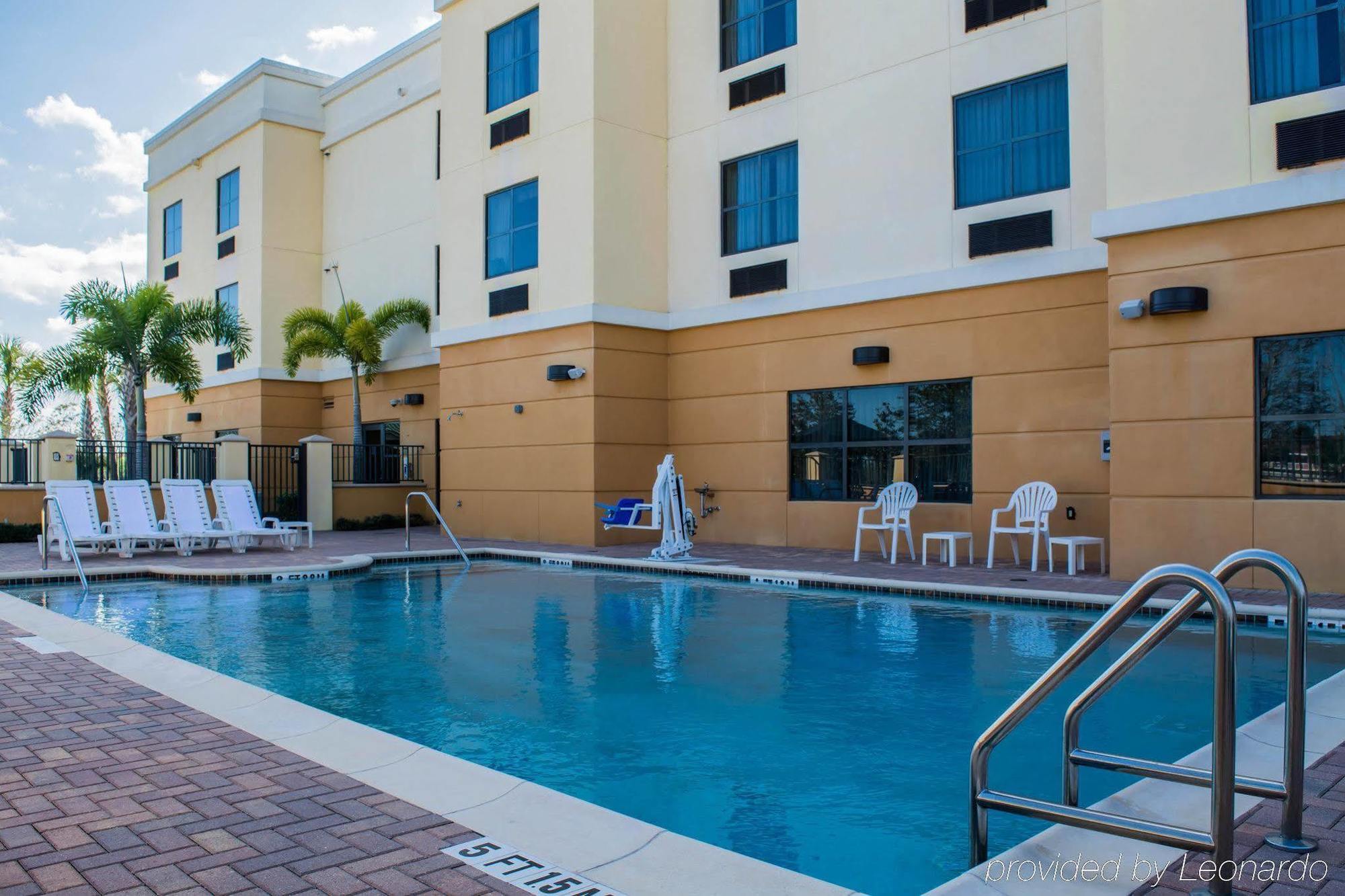 Comfort Suites Vero Beach I-95 Exteriér fotografie